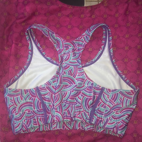 Small under armour sports bra - Picture 3 of 4